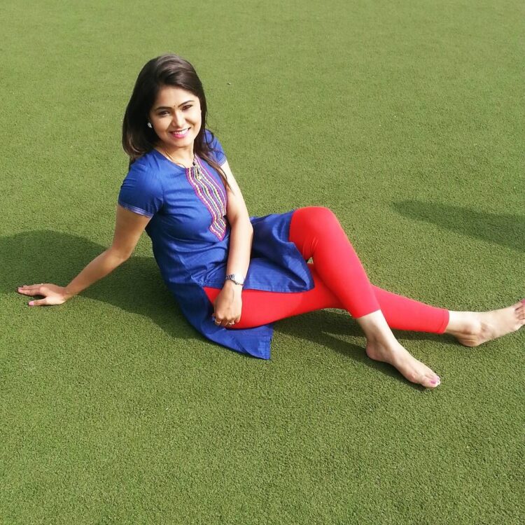 mokshitha pai feet 4