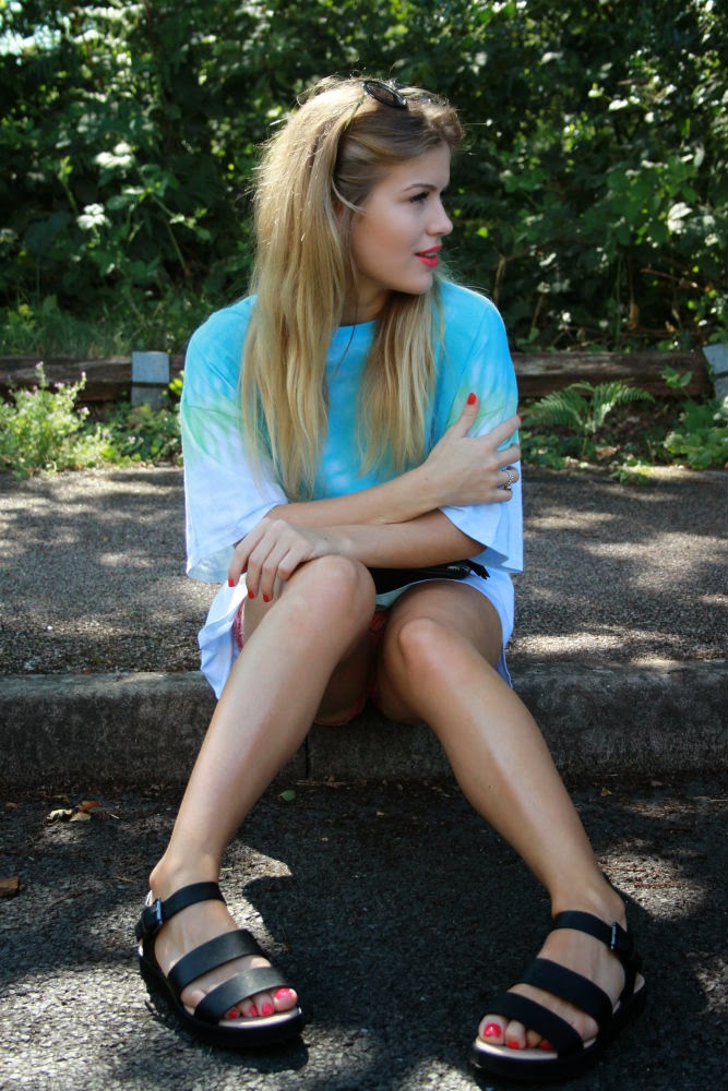 mollie bylett feet 5