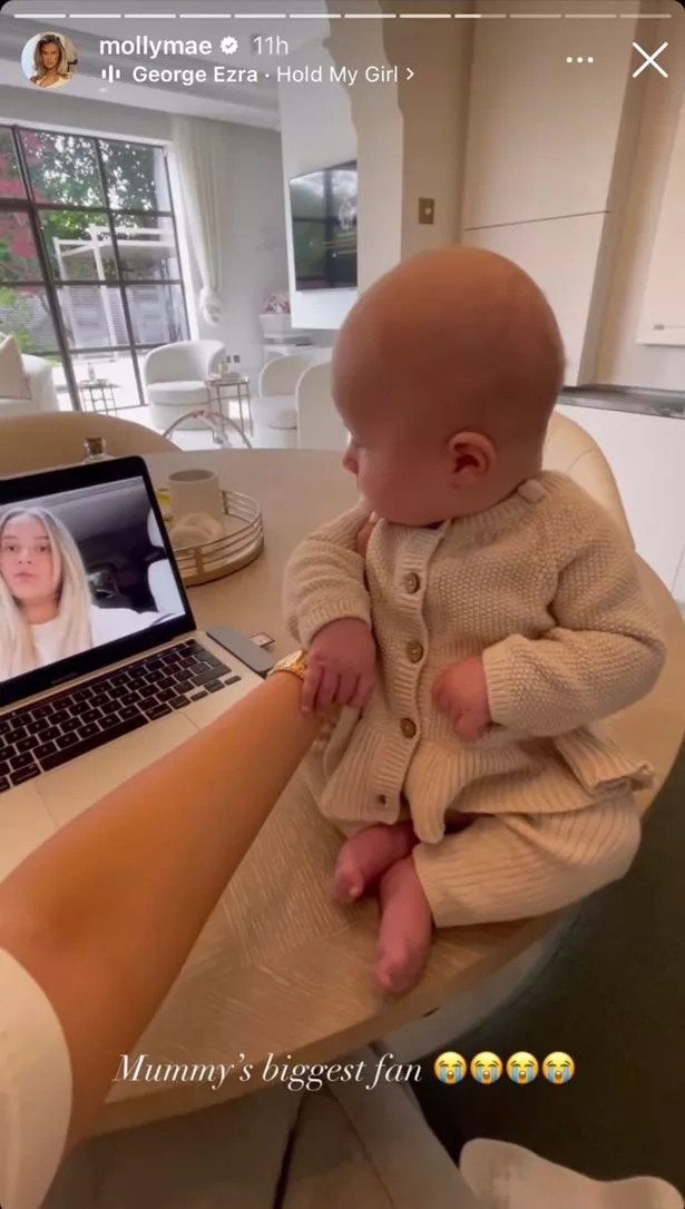 molly may schofield feet 4