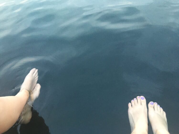 molly quinn feet 2