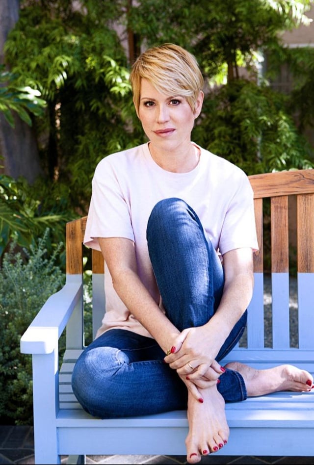 molly ringwald feet