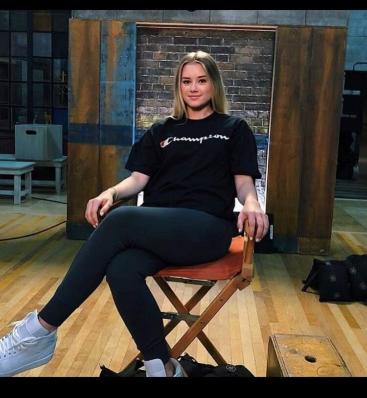 molly saunders feet