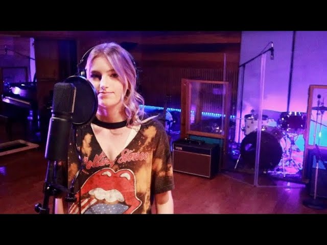 molly shiveley feet 1