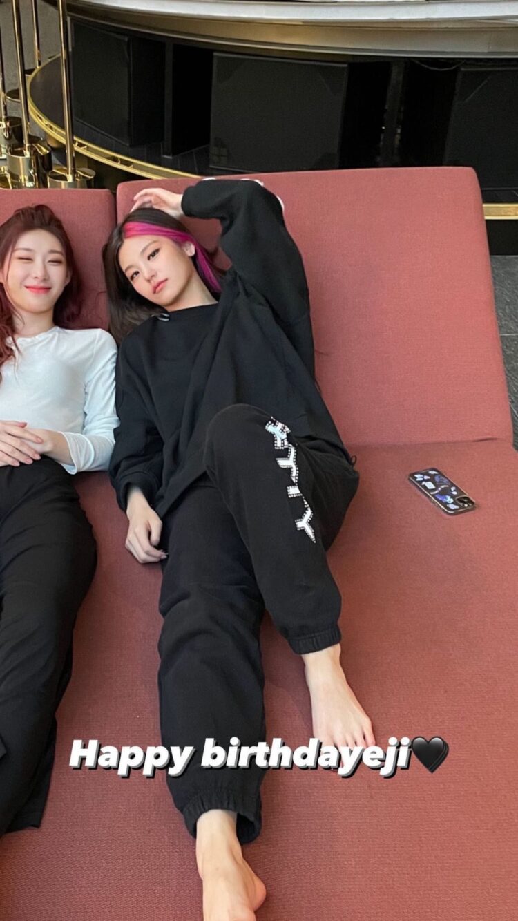 momo yeung feet 3