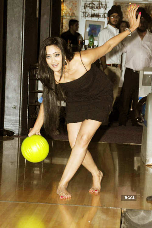 mona ambegaonkar feet 5