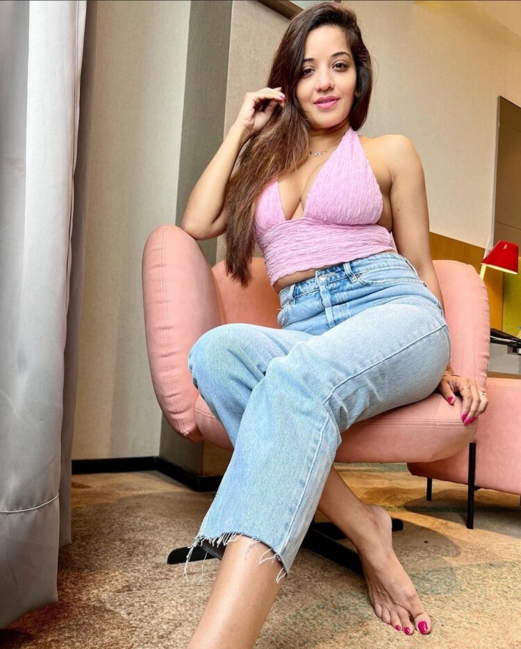 mona lisa biswas feet 3