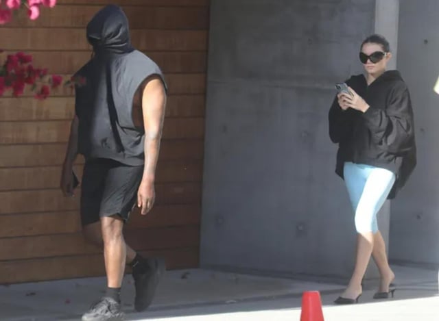 monica corgan feet 3