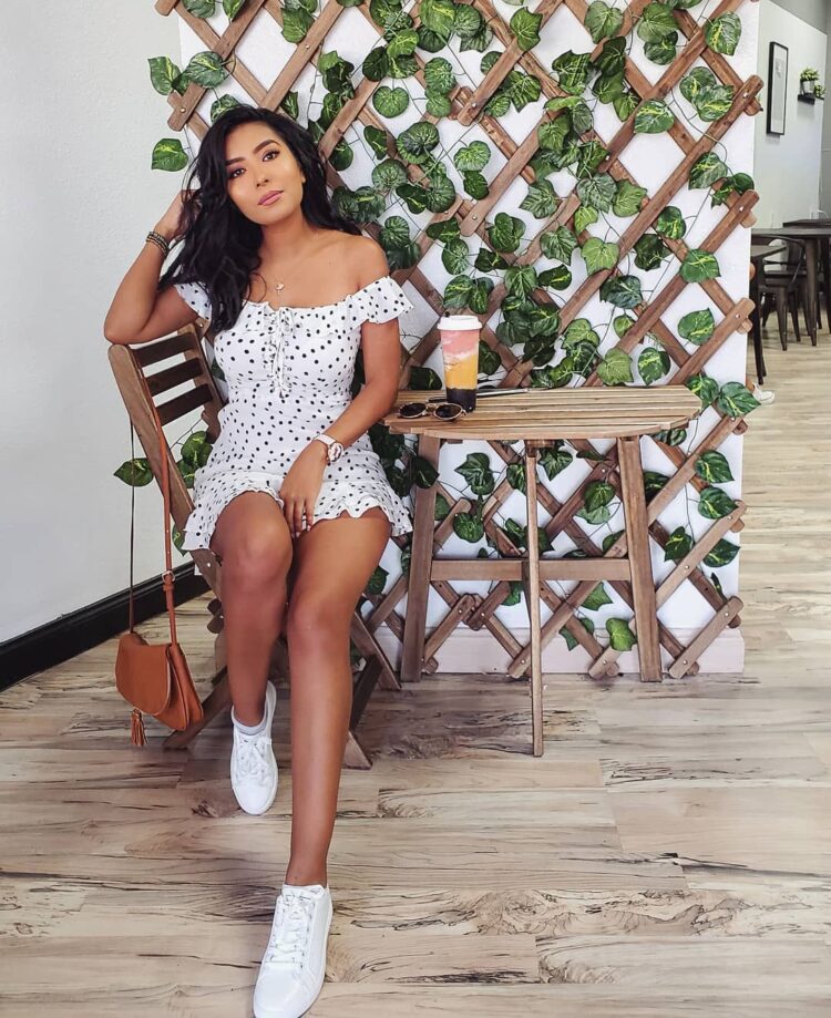 monica gabriela feet 3