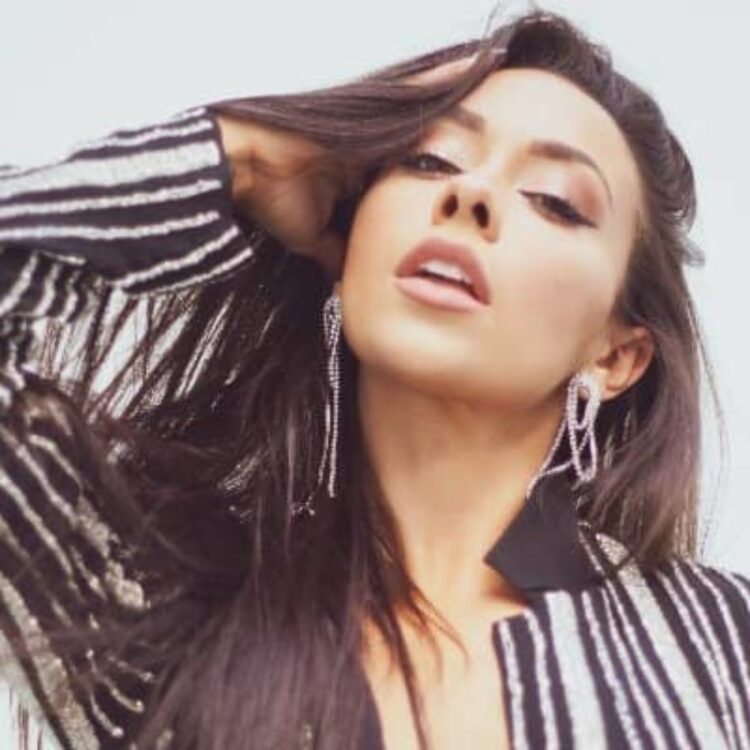 monica giavanna douglas feet 6