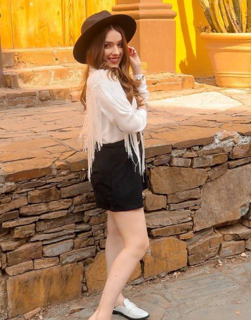 monica llaca de carrillo feet 2