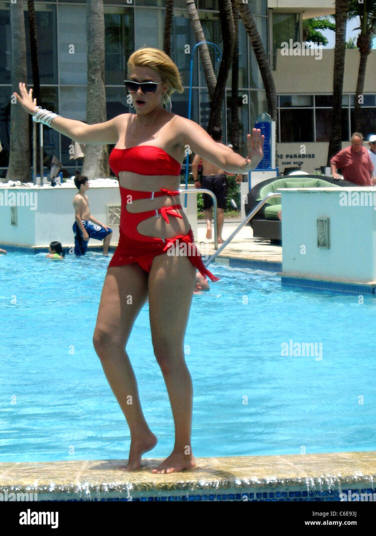 monica pastrana feet 4