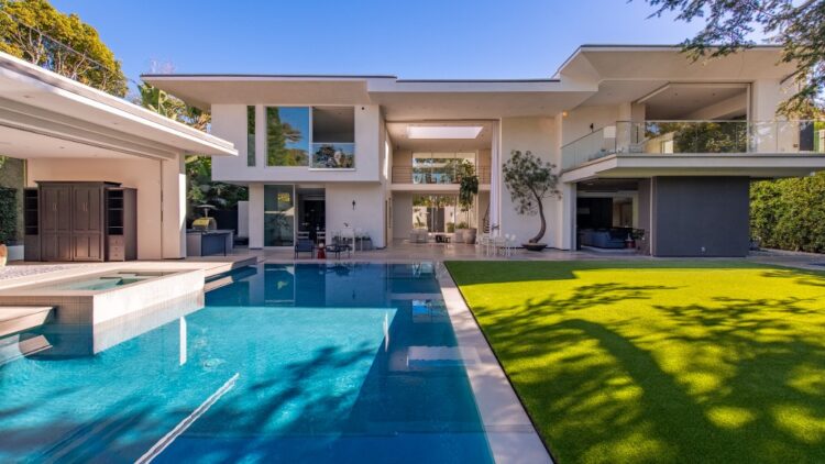 monica vicente feet 5