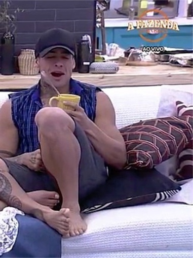 monick camargo feet 2