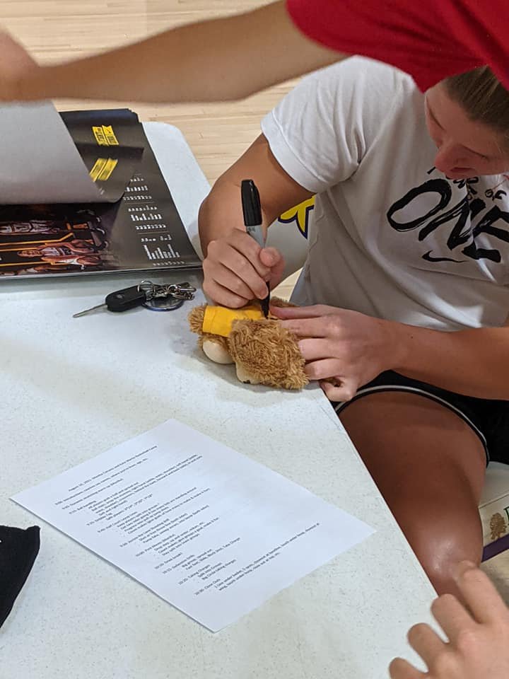 monika czinano feet 6