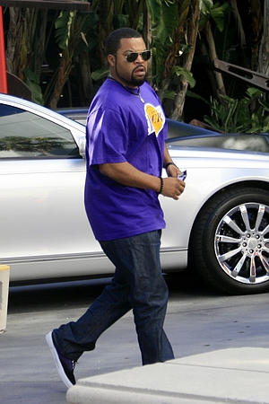 montana fishburne feet 4