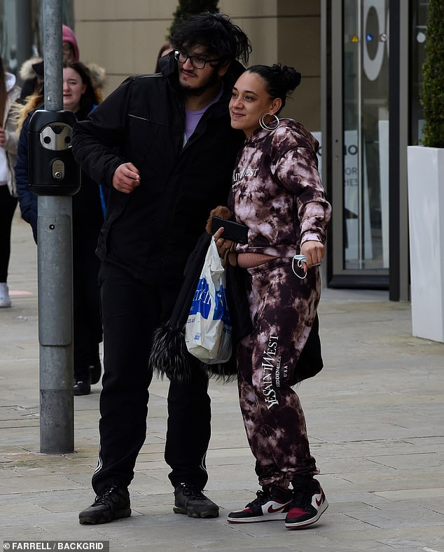 montanna thompson feet 4