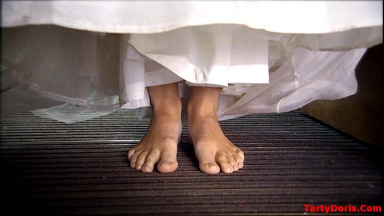 montserrat lombard feet