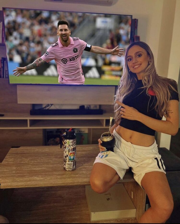 morena beltran feet 5