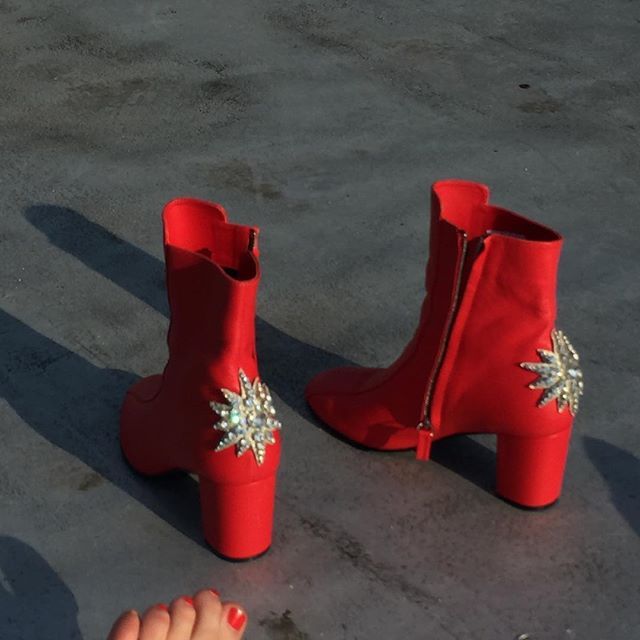 morgan saylor feet 3
