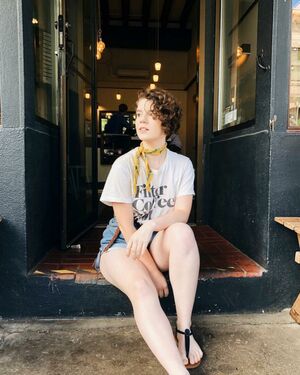 morgandrinkscoffee feet 1