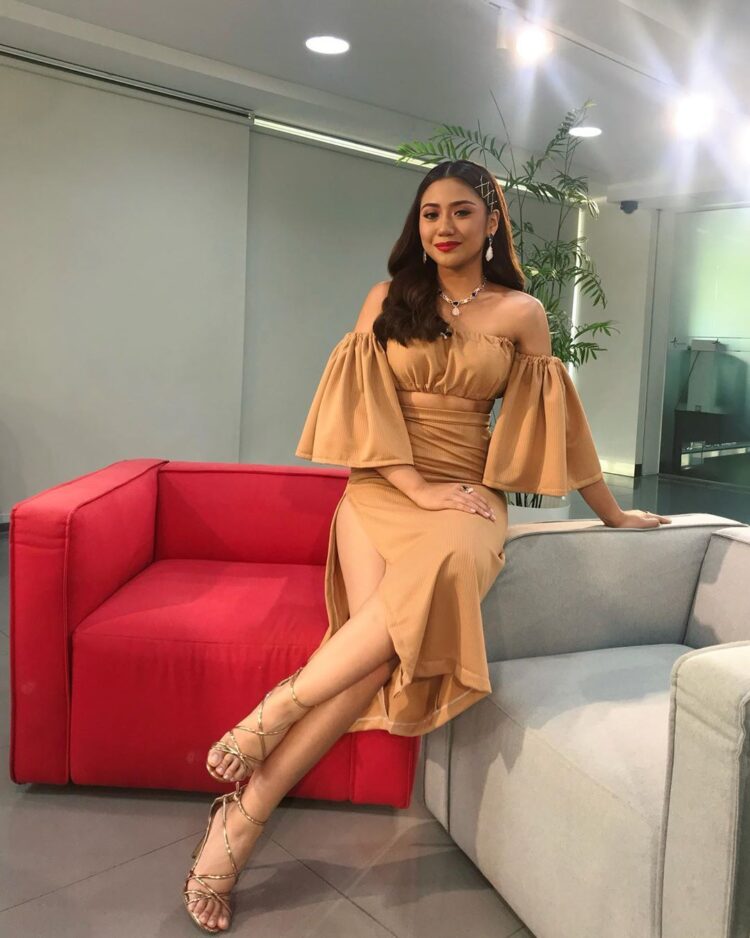 morissette amon feet 1