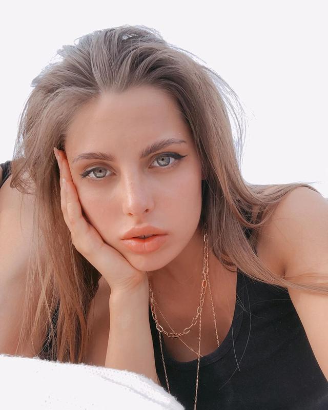 mosha makeeva feet 3