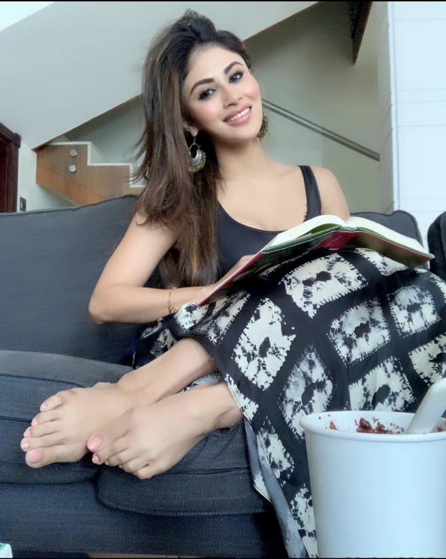 mouni roy feet 2
