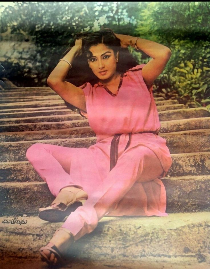 moushumi chatterjee feet 5