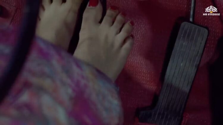 moushumi chatterjee feet 6
