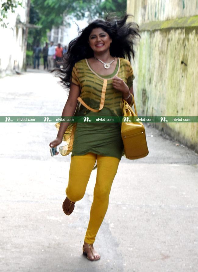 moushumi hamid feet 4