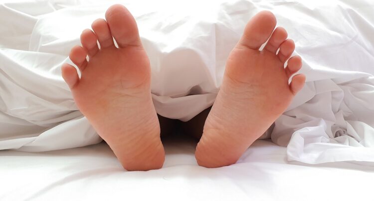 mree feet 5