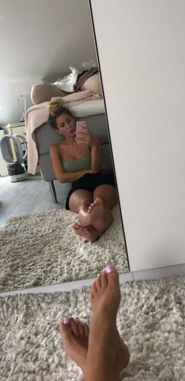 Mrs Bella Feet