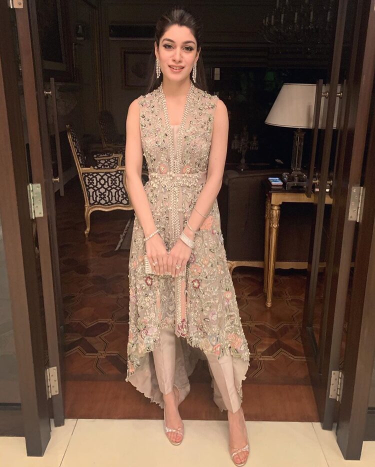 mubashra aslam feet 1