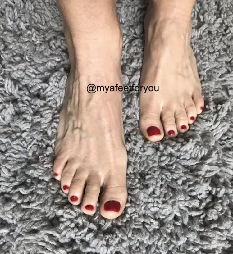 mya feet 1