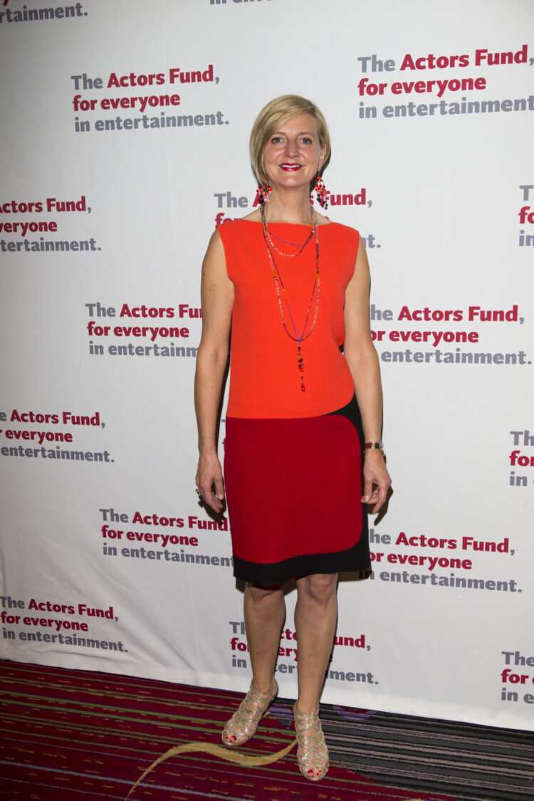 myianna elliot feet scaled