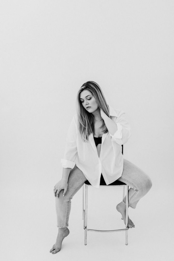 mykel elizabeth feet 4