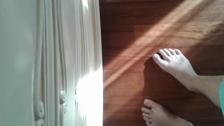 mylifeasmaria99 feet 6