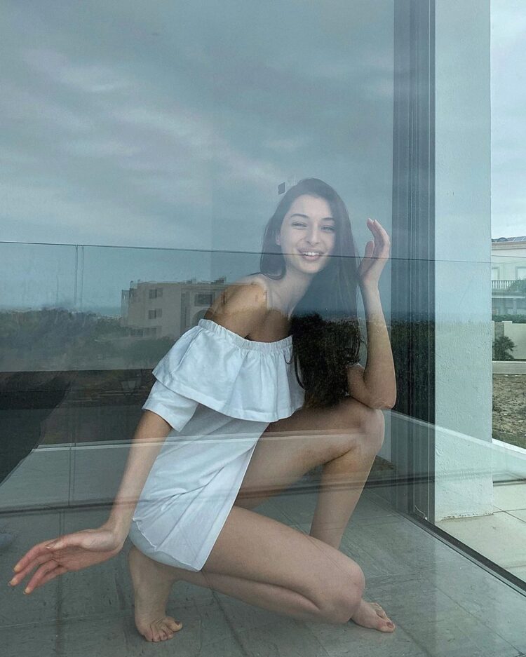 myriem boukadida feet