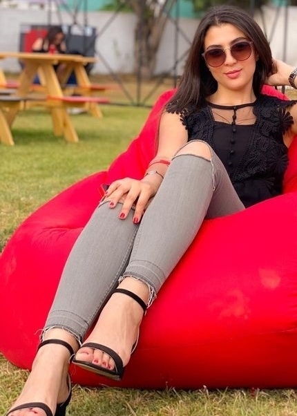 nada haddaoui feet 2