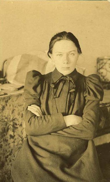 nadezhda krupskaya feet 5