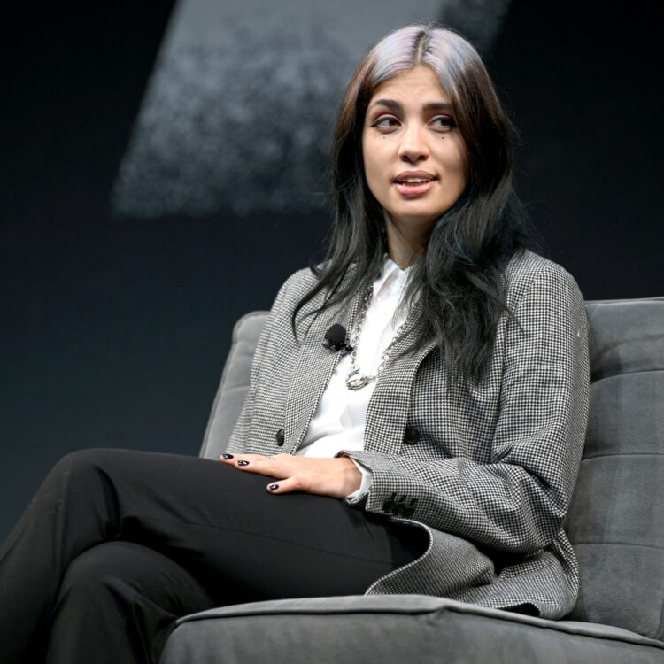 nadezhda tolokonnikova feet 4