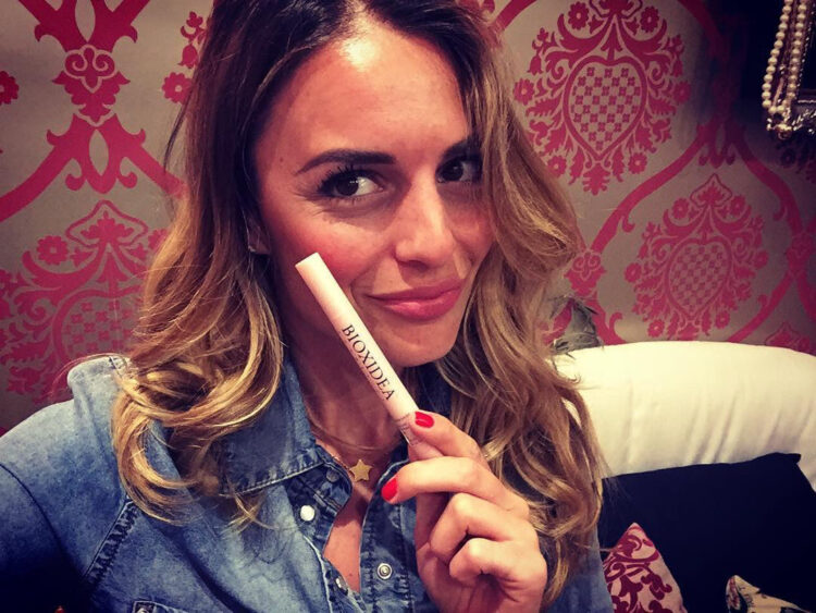 nadia almualem feet 6