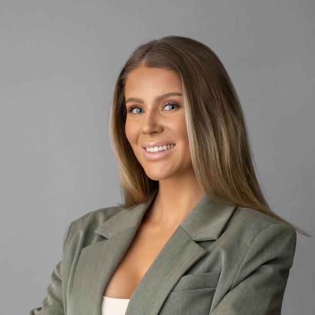 nadia karoline rouhani feet