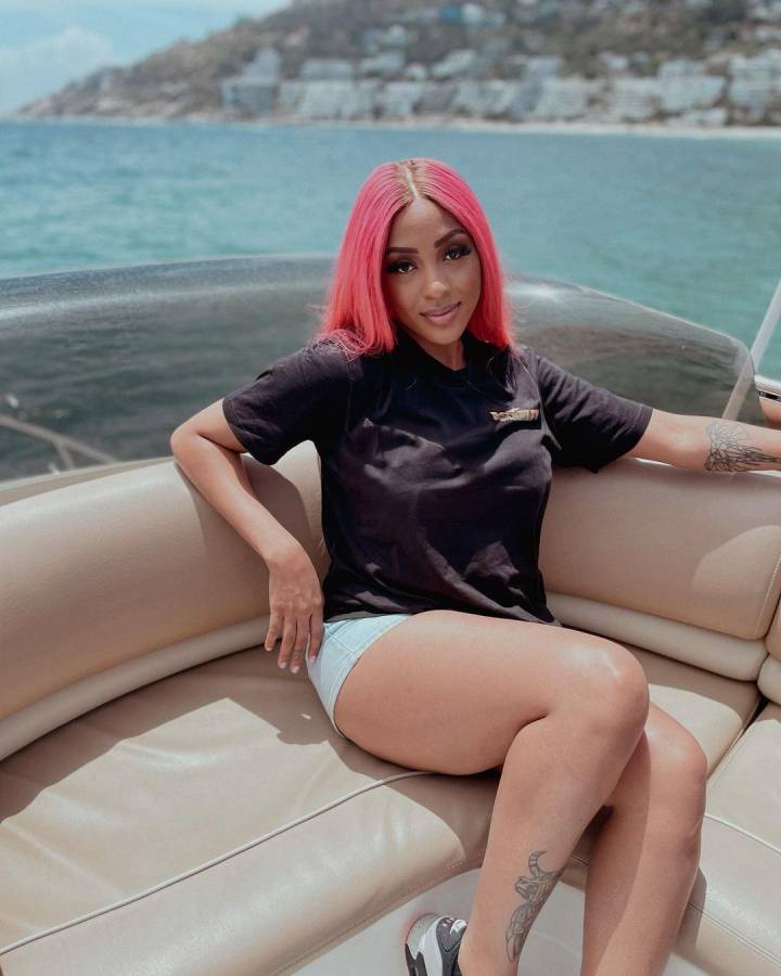 nadia nakai feet 5
