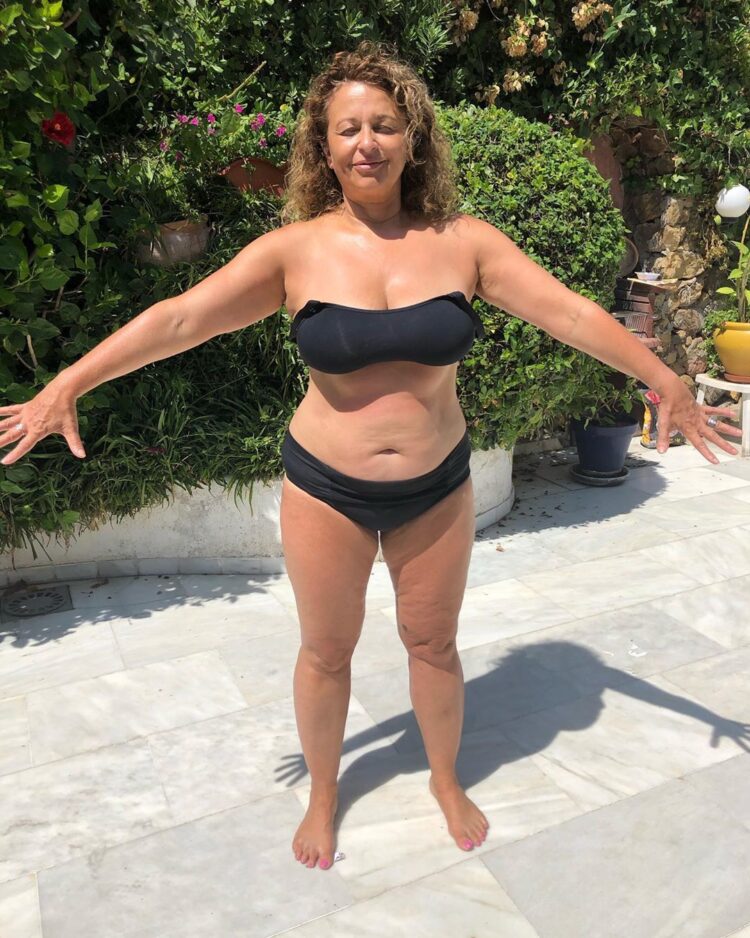 nadia sawalha feet