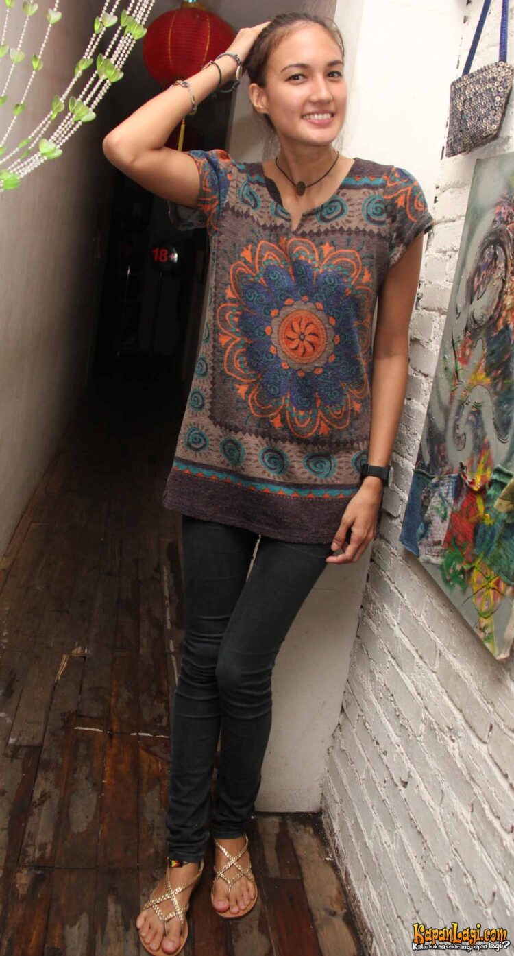 nadine chandrawinata feet