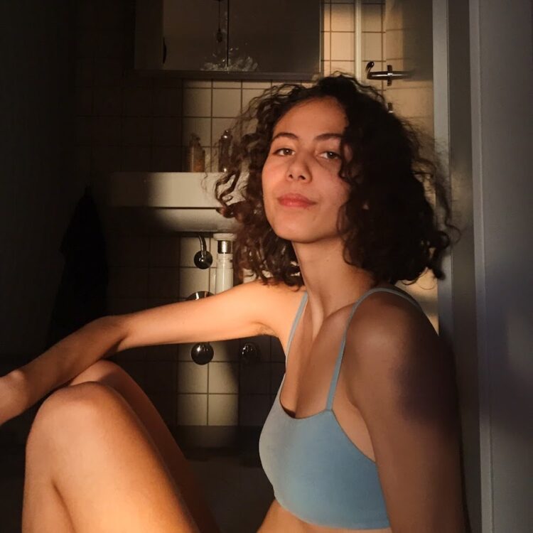 nadine petiteaventure feet 4