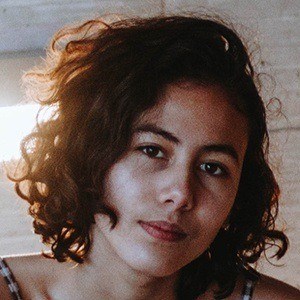 nadine petiteaventure feet