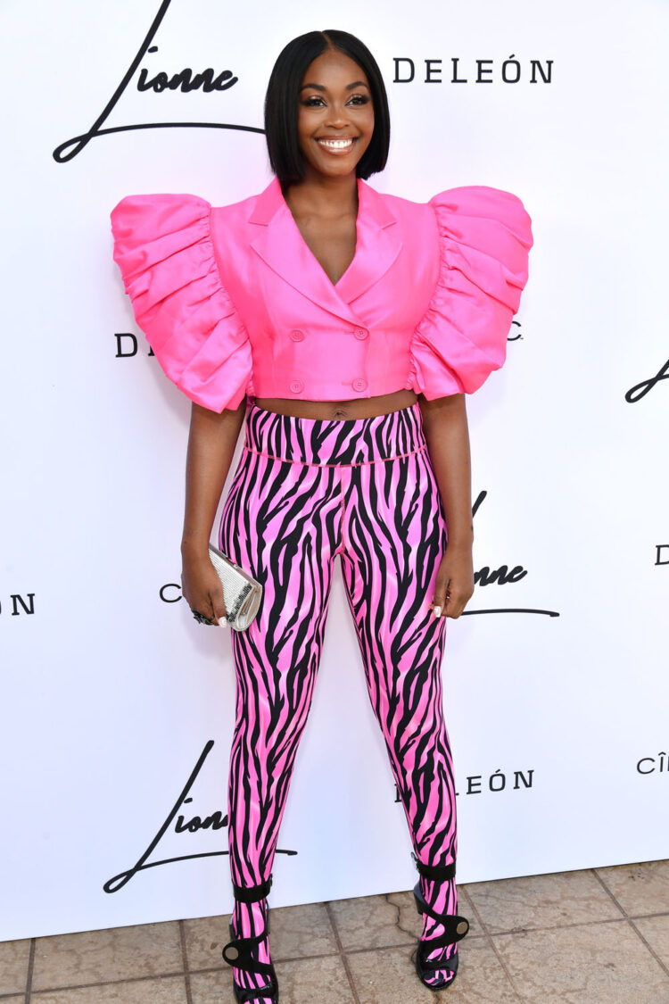 nafessa williams feet 5