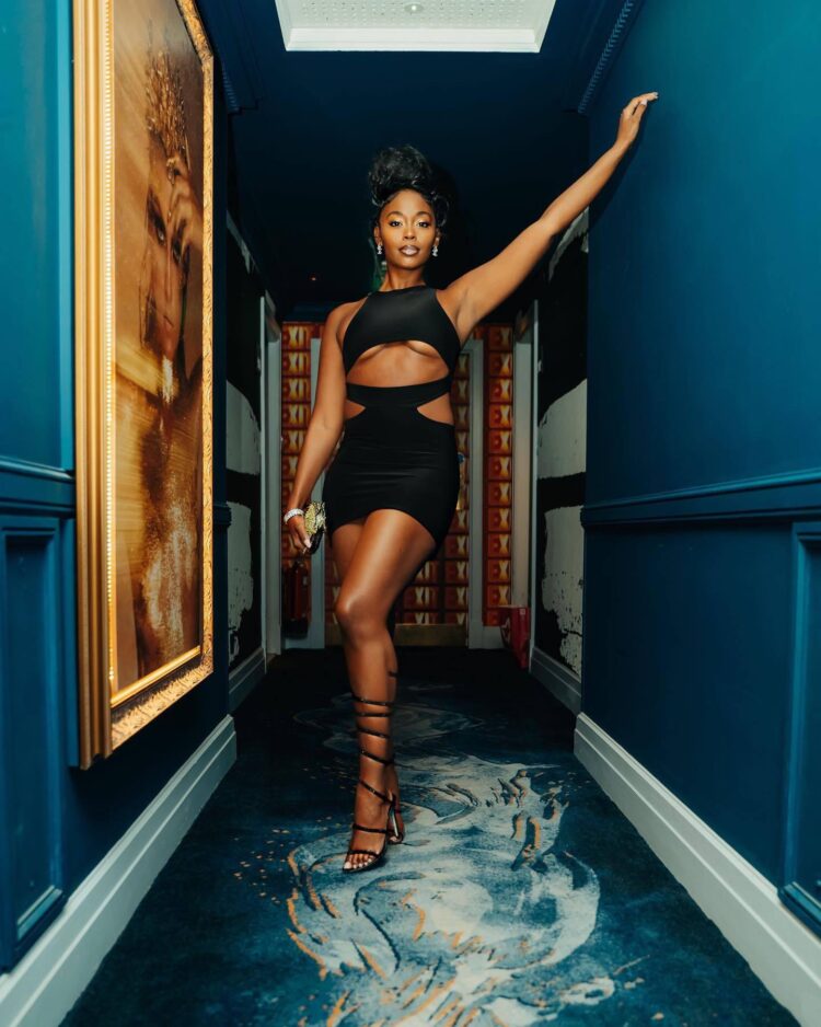 nafessa williams feet 6